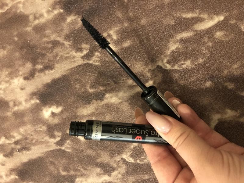 Тушь для ресниц Rimmel Extra super lash — фото из отзыва «Удобная, компактная тушь.»