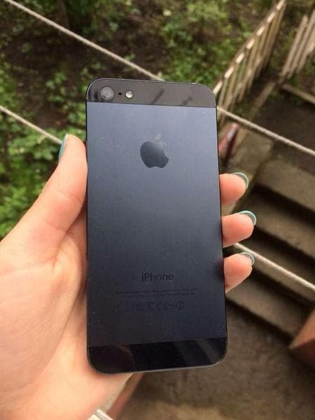 Телефон Apple iPhone 5 — фото из отзыва «Хорош для фото и удобен в использовании» (1 из 2)