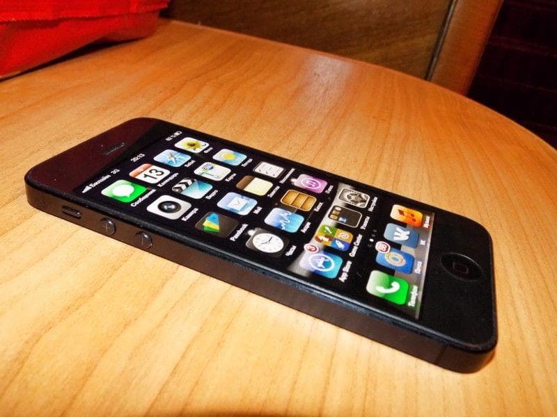 Телефон Apple iPhone 5 — фото из отзыва «Хорош для фото и удобен в использовании» (2 из 2)