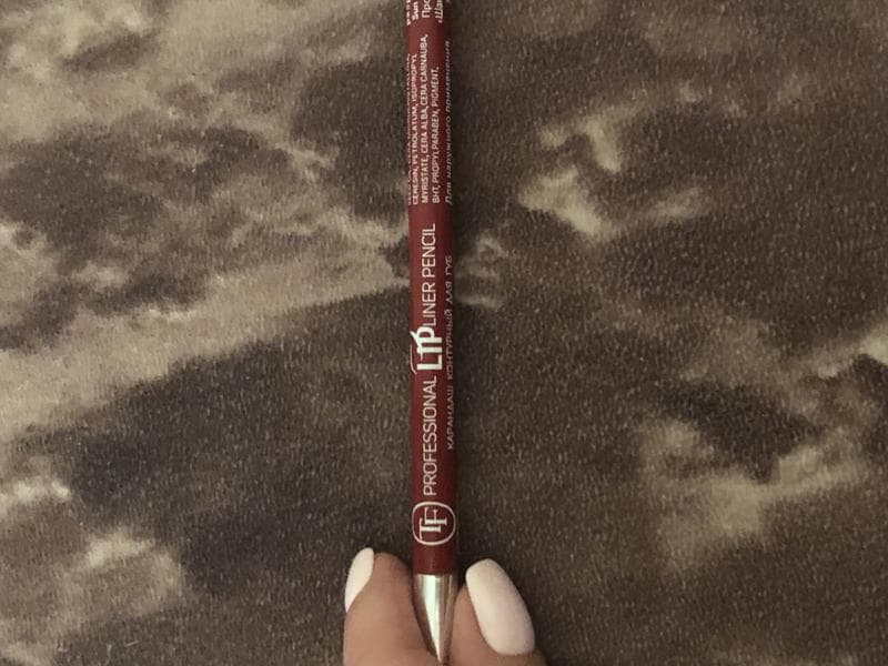 Карандаш для губ TF Professional LIPLINER — фото из отзыва «Удобный карандаш с точилкой» (1 из 3)