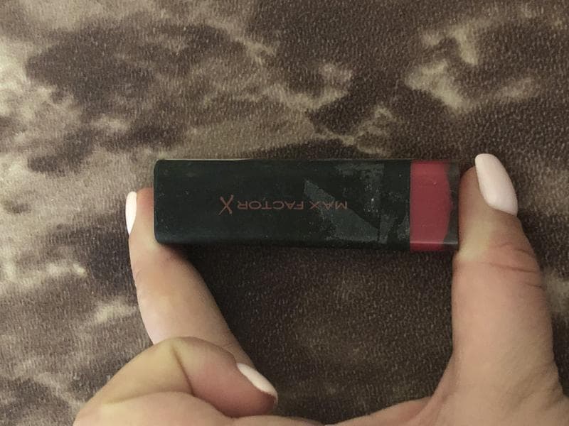 Помада для губ Max Factor Velvet matte — фото из отзыва «Помада для ярких девушек»