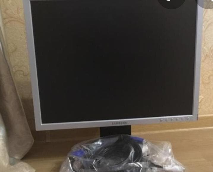 Монитор Samsung SyncMaster 204B — фото из отзыва «Монитор хороший для своё. цены» (1 из 2)