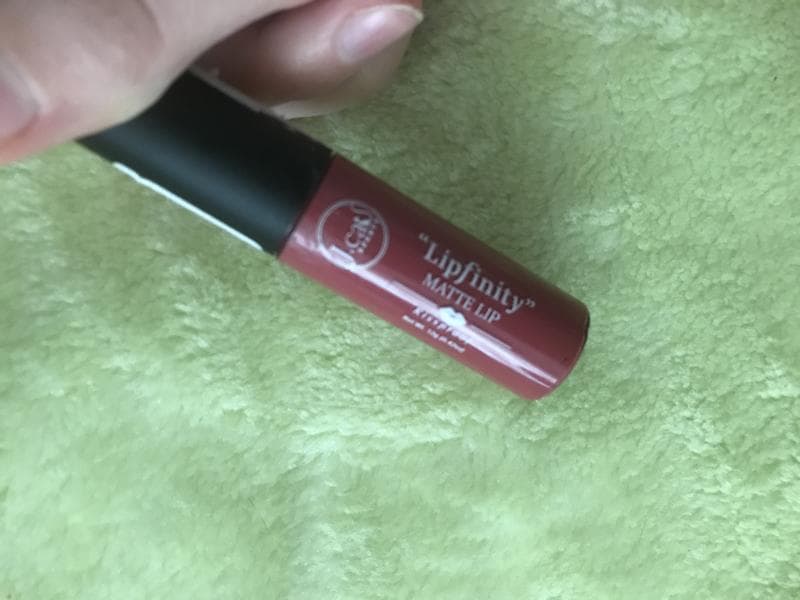 Матовая помада Lipfinty  — фото из отзыва «Мне понравилась»
