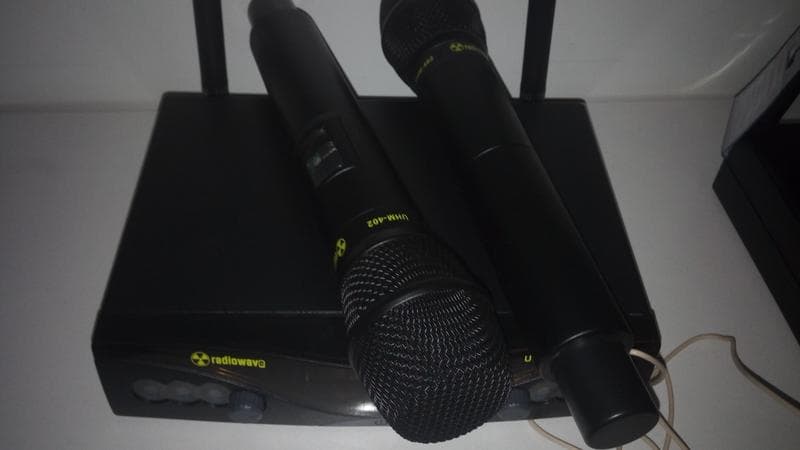 Радиомикрофон Radiowave UHM-402 — фото из отзыва «Цена и качество» (1 из 2)