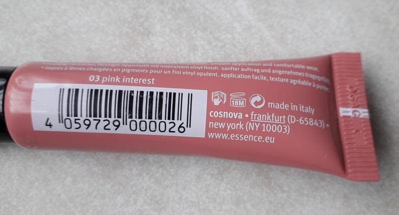Помада-блеск для губ Essence Colour BOOST Liquid lipstick vinylicious — фото из отзыва «Неплохой вариант»
