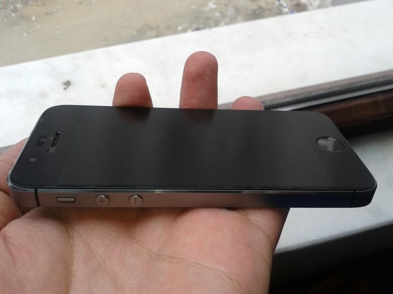 Телефон Apple iPhone 5 — фото из отзыва «Крутой, динамичный телефон»