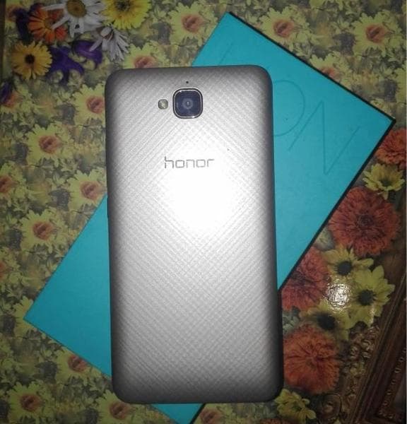 Телефон Huawei Honor 4c — фото из отзыва «Довольно качественная и при этом не дорогая модель!»