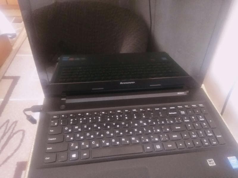 Ноутбук Lenovo G50 — фото из отзыва «Хоть этот ноутбук является старой версией, работает он довол» (1 из 2)