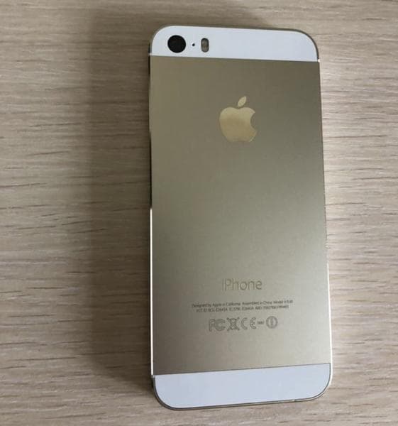 Телефон Apple iphone 5s — фото из отзыва «Очень хорош в использовании» (3 из 4)