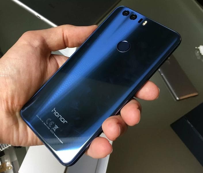 Телефон Huawei Honor 8 — фото из отзыва «Пользуюсь уже год и даже в 2020 телефон топ»