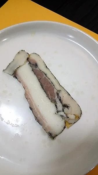 Сало "Термоферма" — фото из отзыва «Вкусное свиное сало с перцем и чесноком!»