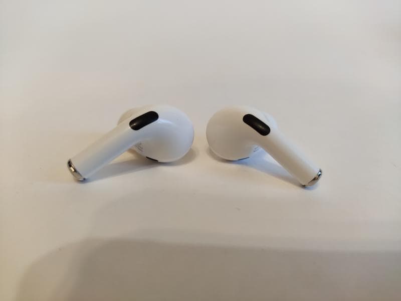 Наушники AirPods Pro — фото из отзыва «За свою цену просто бомба»