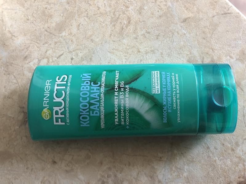 Укрепляющий бальзам-ополаскиватель Garnier Fructis Кокосовый баланс — фото из отзыва «Мне понравился»