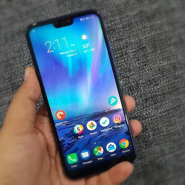 Телефон Huawei Honor 10 — фото из отзыва «Надежный и функциональный гаджет» (2 из 2)