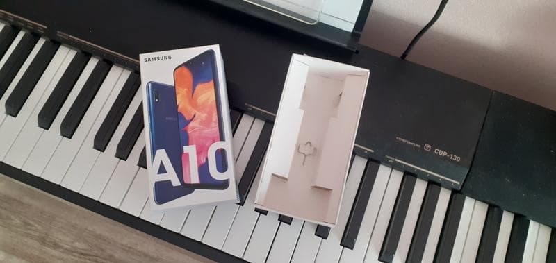 Телефон Samsung Galaxy A10 — фото из отзыва «Замечательный телефон!» (2 из 3)