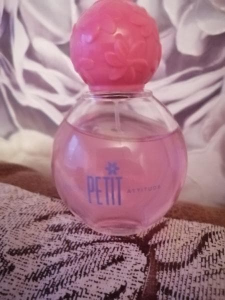 Духи Avon Petit Attitude — фото из отзыва «Прекрасный цветочный аромат» (1 из 2)