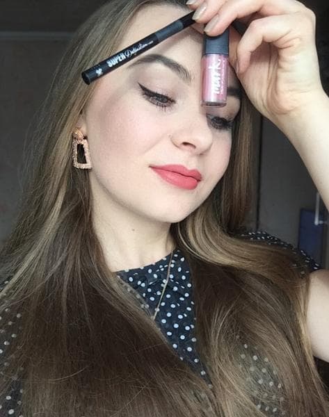 Губная помада Avon «Матовая одержимость» — фото из отзыва «Хорошая жидкая матовая помада!»