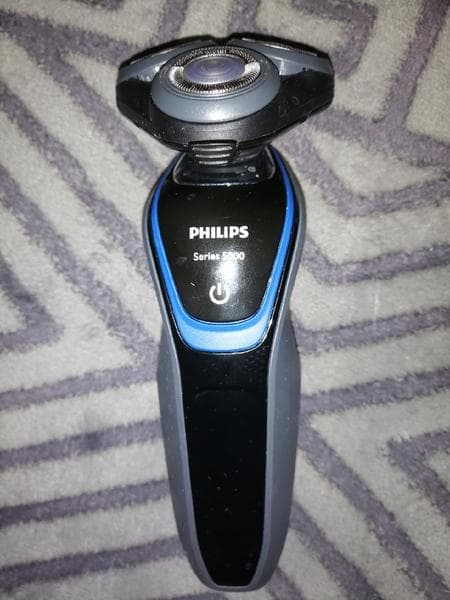 Электробритва Philips Series 5000 — фото из отзыва «Быстрое и гладкое бритье»