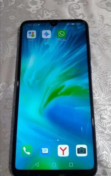 Телефон Huawei HONOR 20 Lite — фото из отзыва «Осень качественый телефон с большой паменью на 128 гигобайто»