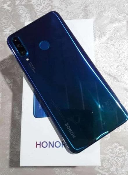 Телефон Huawei HONOR 20 Lite — фото из отзыва «Осень качественый телефон с большой паменью на 128 гигобайто»