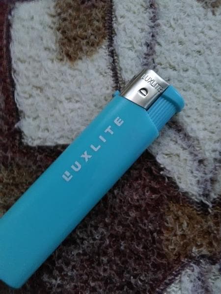 Зажигалка  LUXLITE — фото из отзыва «Зажигалка LUXLITE, бюджетная и удобная»