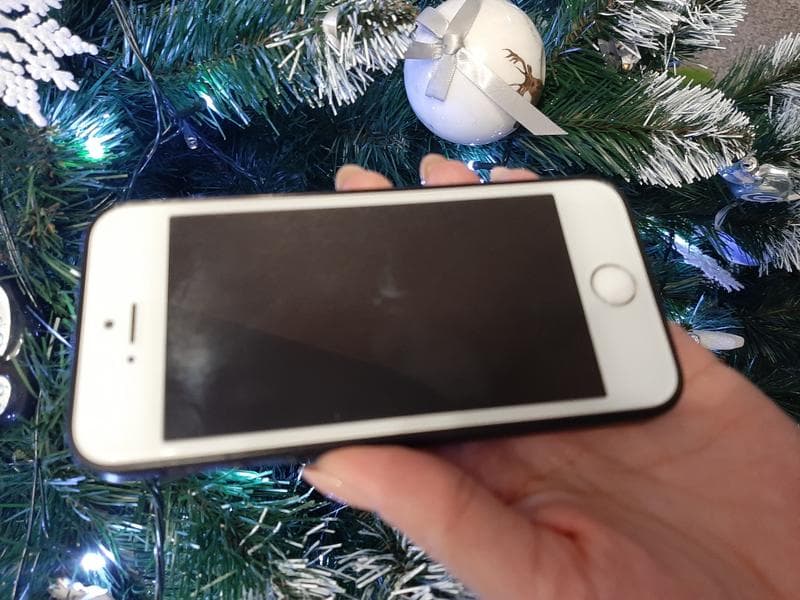 Телефон Apple Iphone SE — фото из отзыва «Удобный телефон»