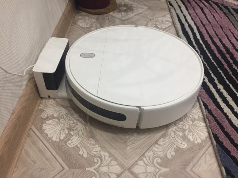 Пылесос Xiaomi Mi Robot Vacuum-mop Essential — фото из отзыва «Цена-качество» (1 из 3)