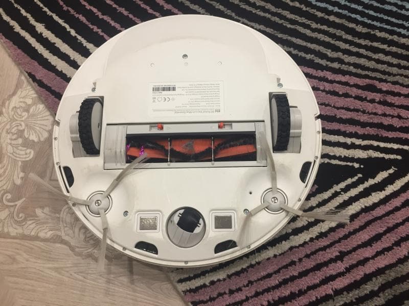Пылесос Xiaomi Mi Robot Vacuum-mop Essential — фото из отзыва «Цена-качество» (3 из 3)