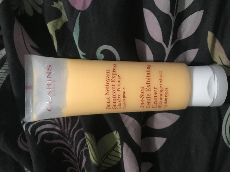 Скраб Clarins One-Step Gentle Exfoliating Cleanser — фото из отзыва «Кожа становиться бархатистой, а так же экономичный»