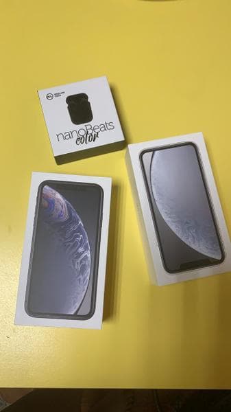 Телефон Apple iPhone XR 64gb — фото из отзыва «Лучший телефон из всех, которые у меня были.» (2 из 2)