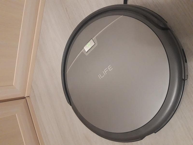 Пылесос Ilife A4 — фото из отзыва «Маленький помощник по дому.» (2 из 3)