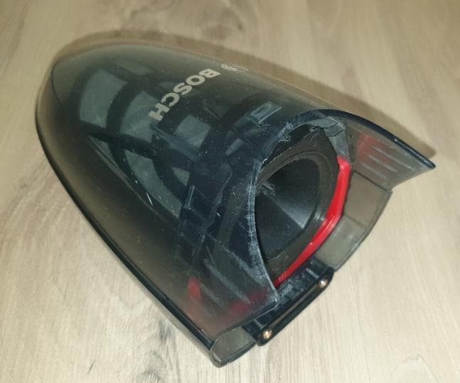 Пылесос Bosch Readyy'y Lithium BBHL21841 (18 V). — фото из отзыва «Отличное приобретение для квартиры без ковров.» (4 из 12)