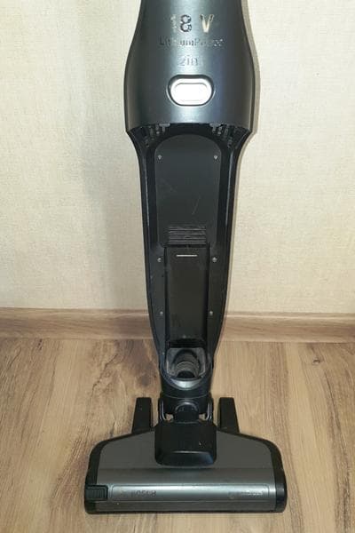 Пылесос Bosch Readyy'y Lithium BBHL21841 (18 V). — фото из отзыва «Отличное приобретение для квартиры без ковров.» (7 из 12)