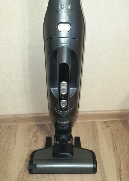 Пылесос Bosch Readyy'y Lithium BBHL21841 (18 V). — фото из отзыва «Отличное приобретение для квартиры без ковров.» (8 из 12)