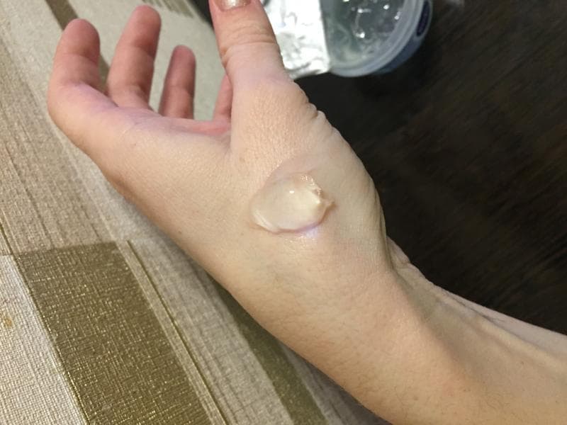 Гиалуроновый гель Nivea CARE — фото из отзыва «Хороший гель, но для моего лица недостаточно увлажнения» (3 из 4)