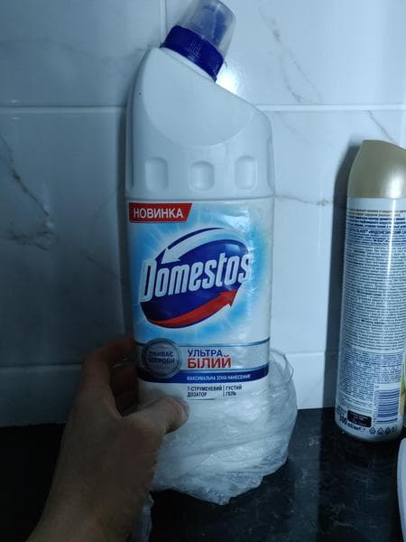 Чистящее средство Domestos — фото из отзыва «Domstos в доме всегда! Он у нас не заканчивается.»