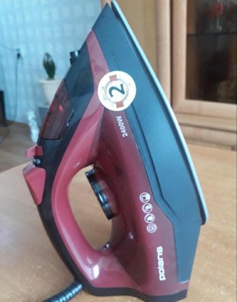 Утюг Polaris pir2478k — фото из отзыва «Хороший и качественый утюг.»