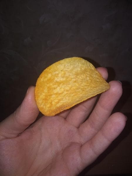 Чипсы "Pringles", со вкусом паприки — фото из отзыва «Вкусные и хрустящие» (4 из 4)