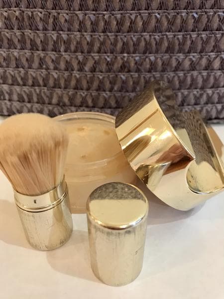Пудра рассыпчатая Clarins Multi-Eclat — фото из отзыва «Легкая невесомая корректирующая пудра» (1 из 2)