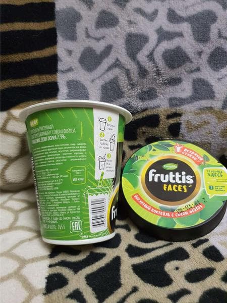 Fruttis Коктейль 2.5% 265 г Фейхоа — фото из отзыва «Оригинально оформленный йогуртный коктейль Фруттис 2,5%» (2 из 3)