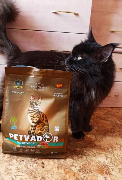 PETVADOR. Корм для животных. — фото из отзыва «Качественный холистик с большим содержанием мяса в составе» (1 из 3)