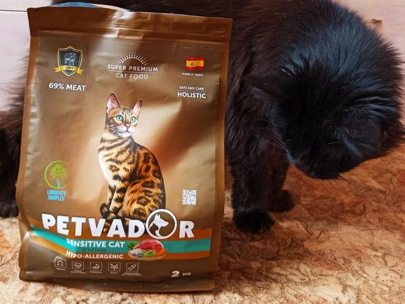PETVADOR. Корм для животных. — фото из отзыва «Качественный холистик с большим содержанием мяса в составе» (3 из 3)