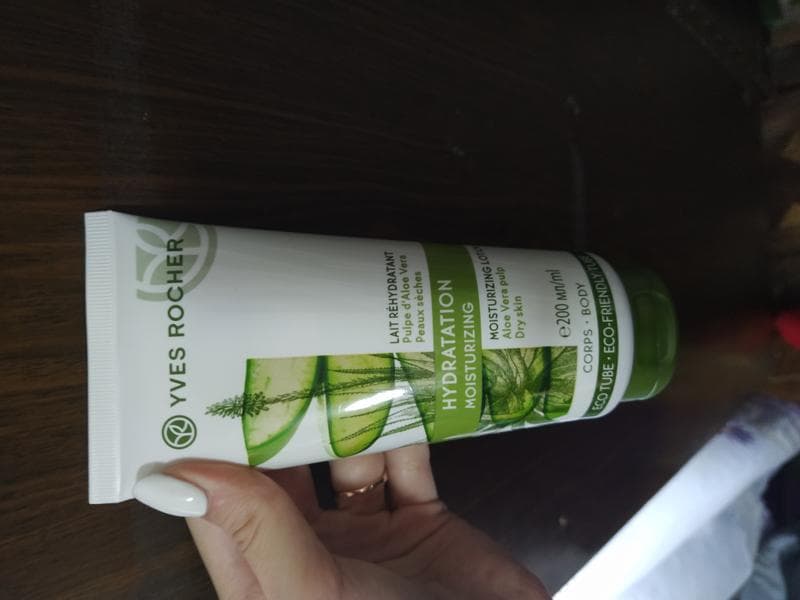 Молочко Yves Rocher Hydration moisturizer — фото из отзыва «Крутое молочко для тела.»