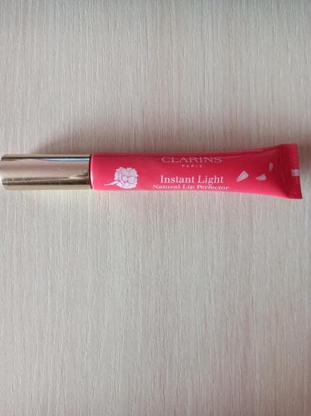 Блеск для губ Clarans Instant Light Perfector — фото из отзыва «Прекрасный блеск»