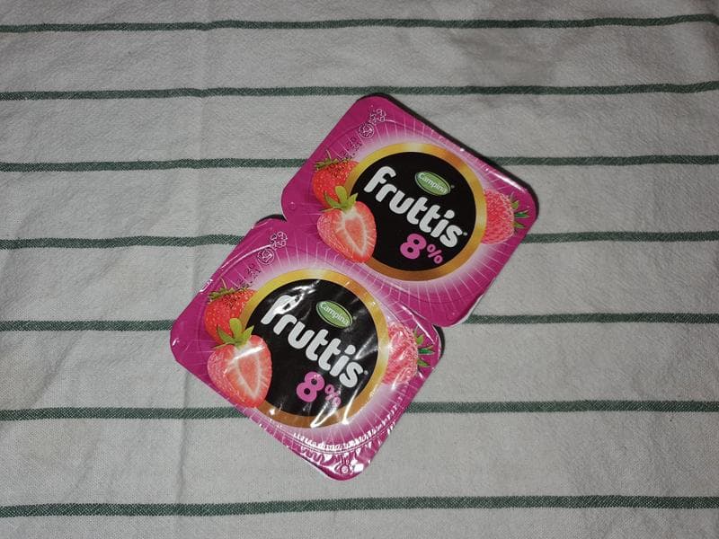 Fruttis 8% 115 г клубника — фото из отзыва «На вкус один в один клубника со сливками» (3 из 3)