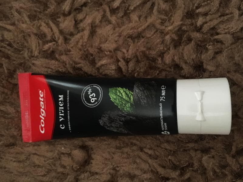 Паста зубная Colgate С углем — фото из отзыва «Отлично прочищает»