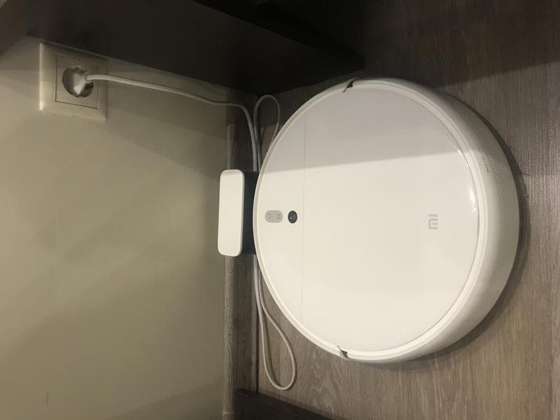 Пылесос Xiaomi Mijia Robot Vacuum Mop Clea — фото из отзыва «Это лучшее, что может случится с домохозяйкой» (3 из 3)