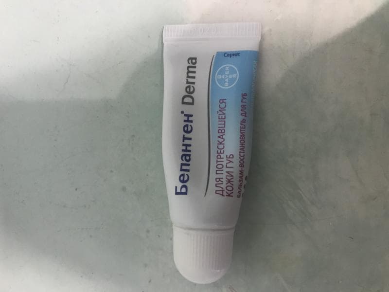 Бальзам для губ Bayer  — фото из отзыва «Реально восстанавливает»