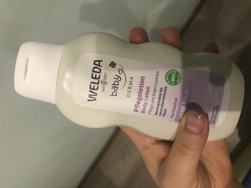 Молочко для тела "Baby Derma" — фото из отзыва «Одно из лучших средств при атопическом дерматите»