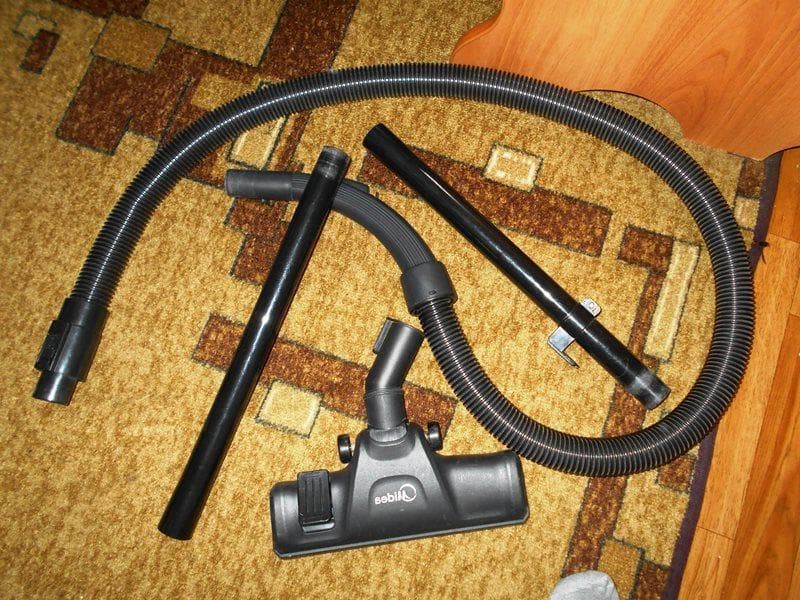 Пылесос MIDEA VCB33A3 — фото из отзыва «Хороший помощник по дому» (1 из 2)
